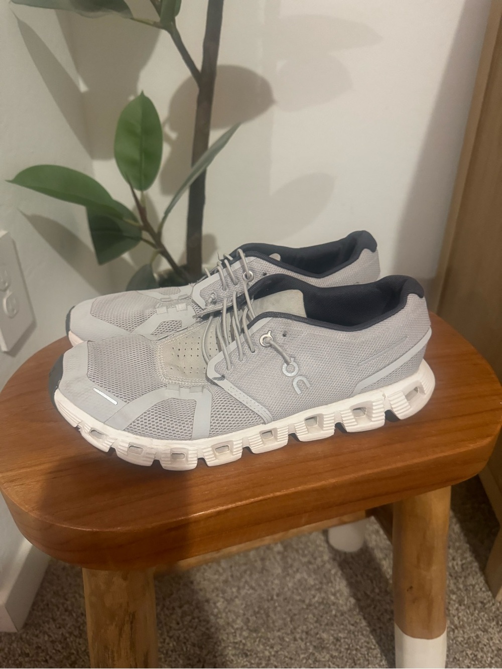 On Running Women's Athletic Shoes in Light Gray and White with Black Lining
